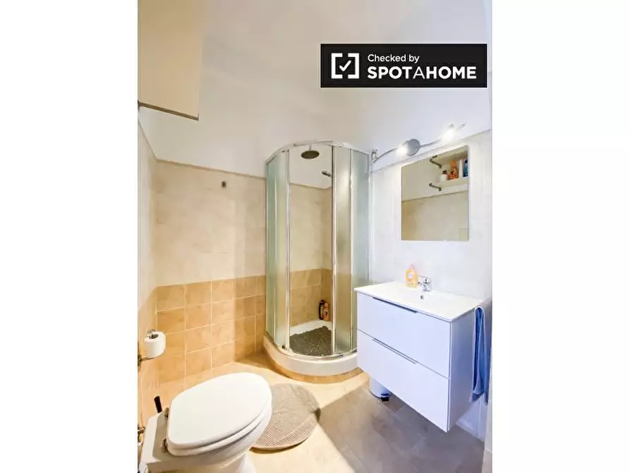 Immagine 13 di Appartamento in affitto  in Via Bogliasco a Roma