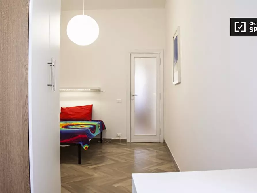 Immagine 2 di Camera condivisa in affitto  in Via Temistocle Calzecchi Onesti a Roma