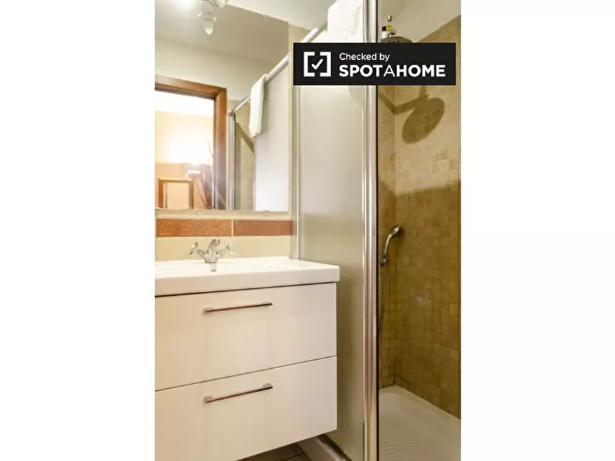 Immagine 8 di Camera condivisa in affitto  in Via Cincinnato, 00175 Roma RM, Italy a Roma