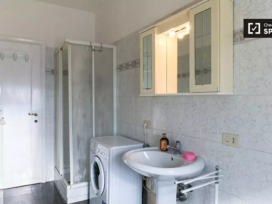 Immagine 15 di Camera condivisa in affitto  in Via Italo Carlo Falbo a Roma