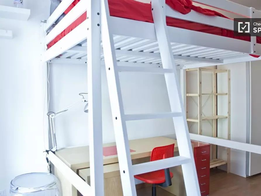 Immagine 5 di Camera condivisa in affitto  in Viale Libia a Roma