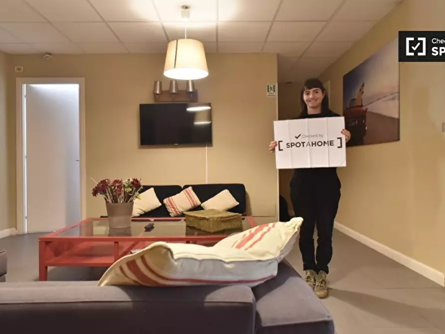 Immagine 10 di Camera condivisa in affitto  in Viale Opita Oppio, 00174 Roma RM, Italy a Roma