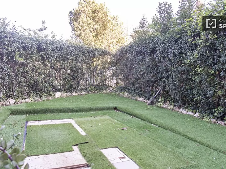 Immagine 16 di Camera condivisa in affitto  in Via Cassia a Roma