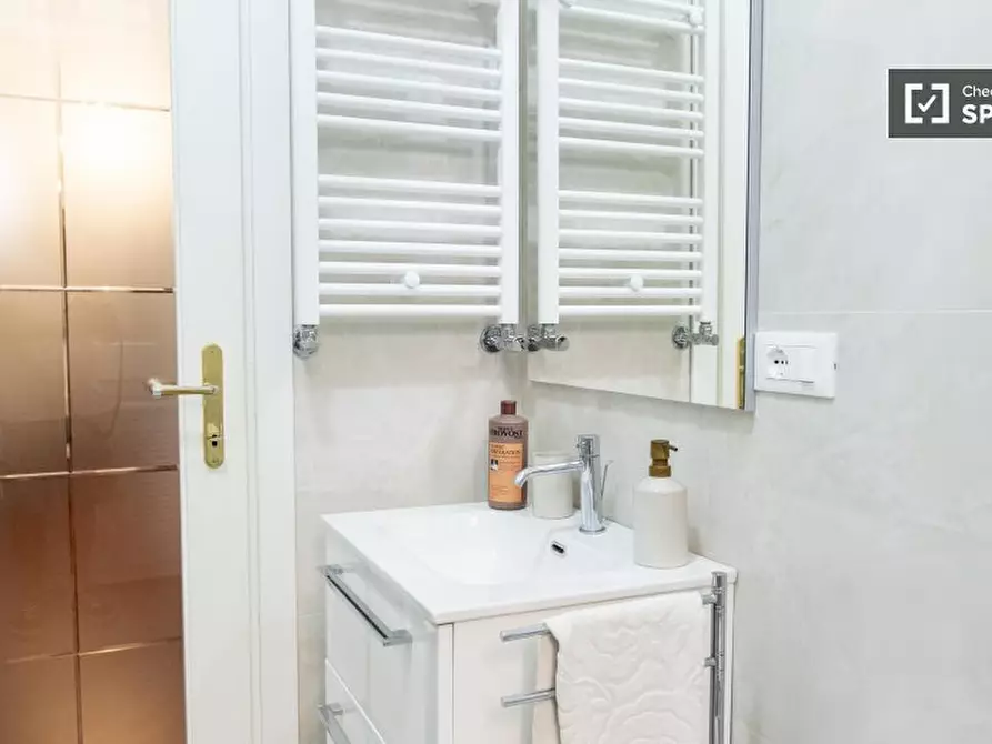 Immagine 12 di Camera condivisa in affitto  in Viale dei Quattro Venti a Roma