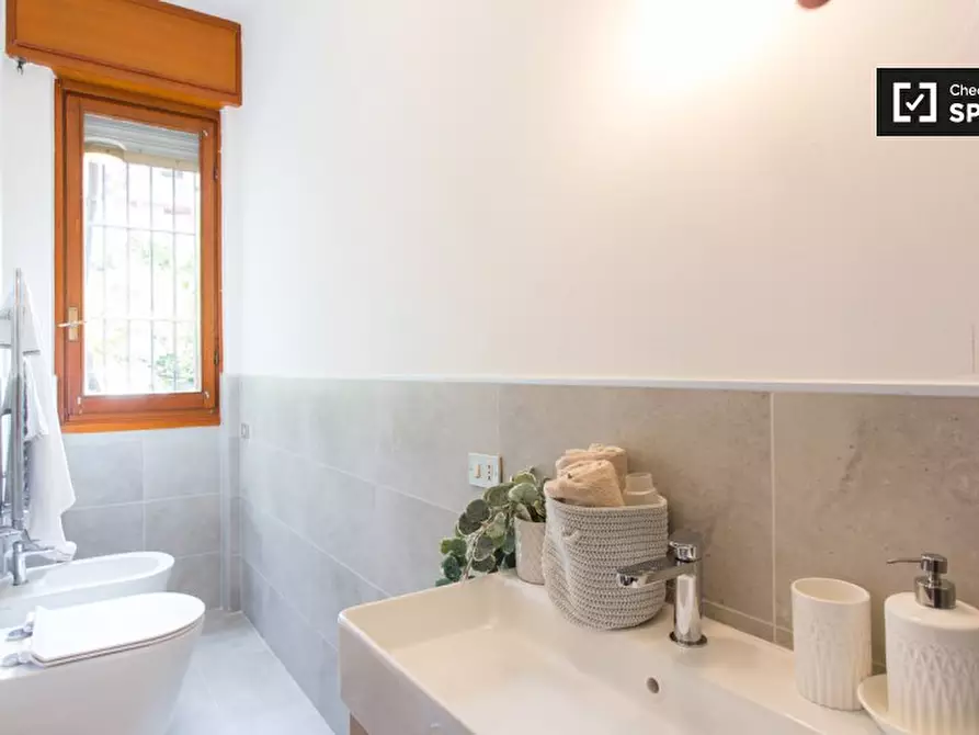 Immagine 4 di Camera condivisa in affitto  in Via Toce a Milano