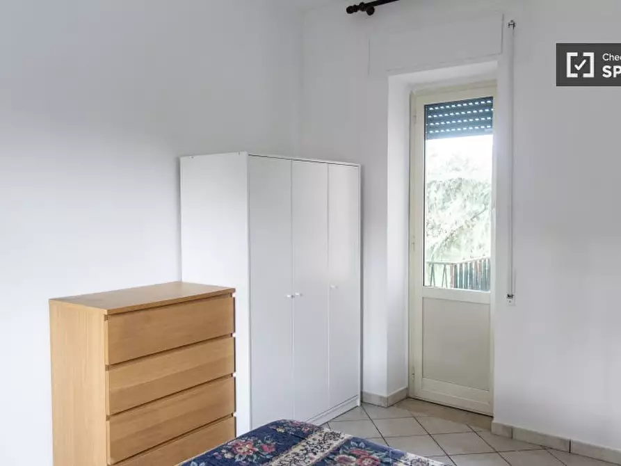 Immagine 4 di Camera condivisa in affitto  in Via Valnerina a Roma