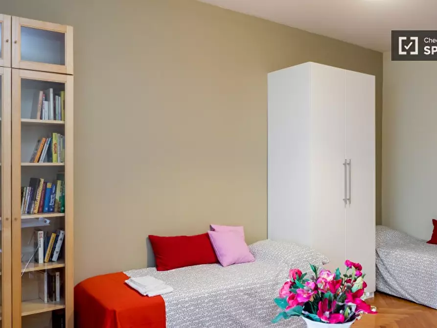 Immagine 2 di Camera condivisa in affitto  in Via Stendhal a Milano