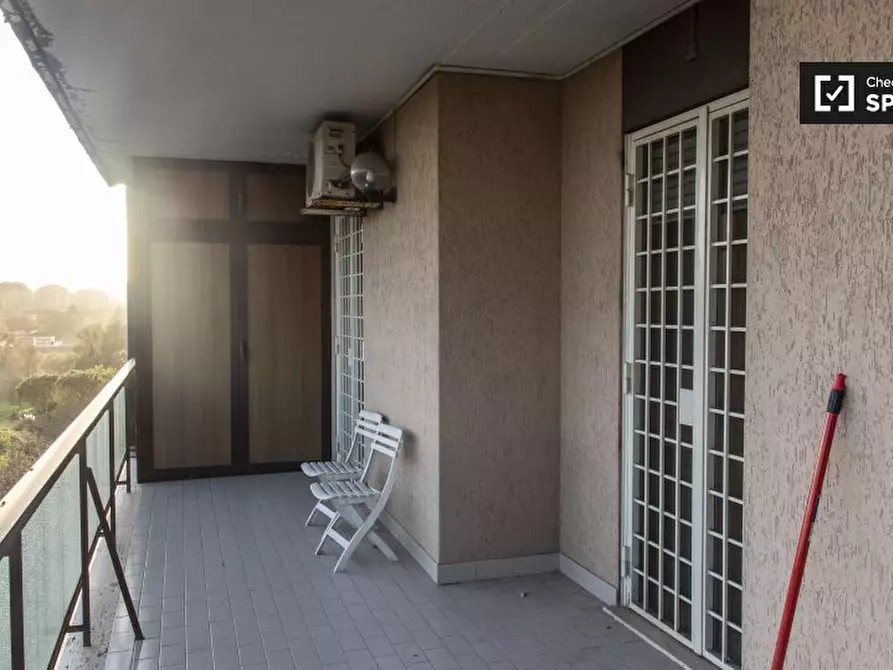 Immagine 11 di Camera condivisa in affitto  in Viale della Grande Muraglia a Roma