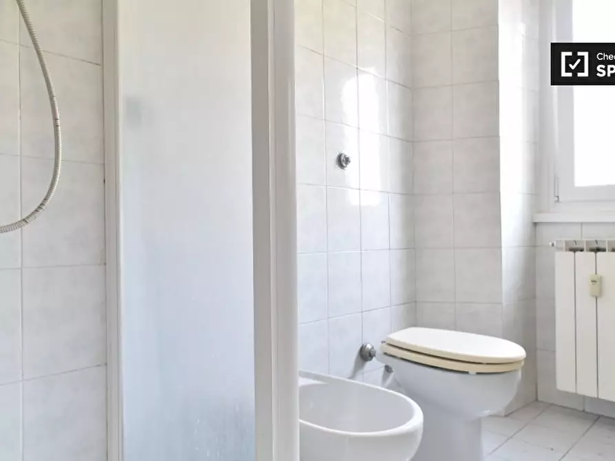 Immagine 10 di Camera condivisa in affitto  in Via Augusto Murri a Roma