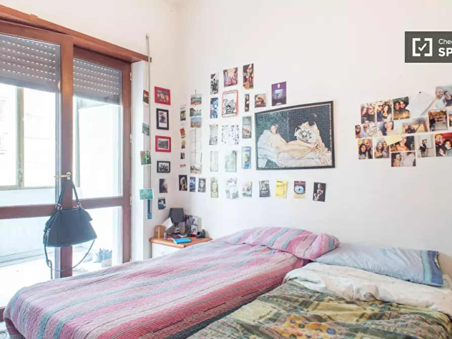 Immagine 6 di Camera condivisa in affitto  in Largo Somalia a Roma