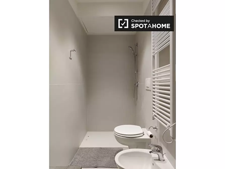 Immagine 10 di Appartamento in affitto  in Via Achille Zezon a Milano