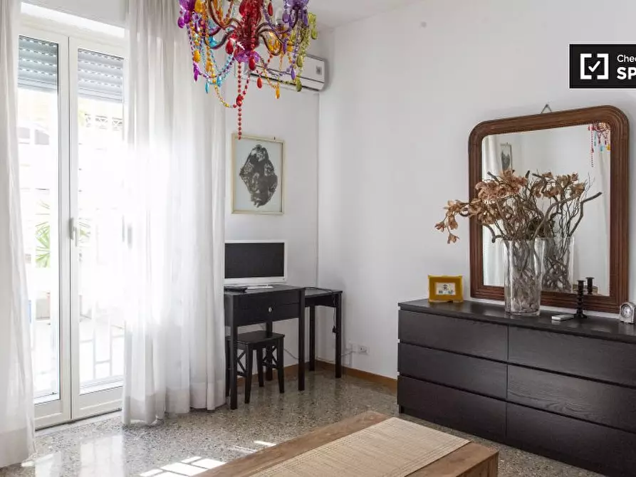 Immagine 3 di Camera condivisa in affitto  in Via Portuense a Roma