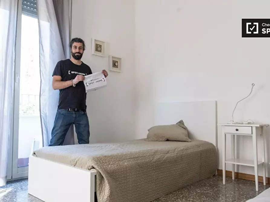 Immagine 15 di Camera condivisa in affitto  in Via Portuense a Roma