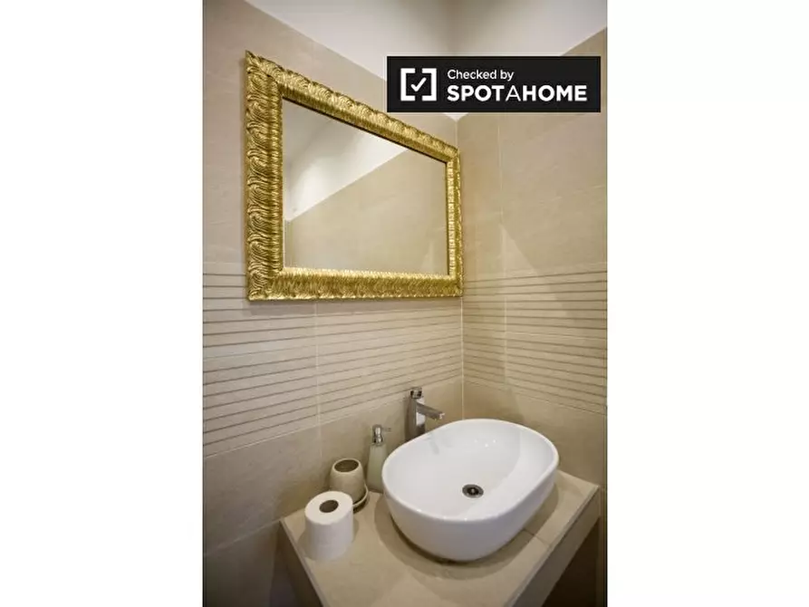 Immagine 18 di Appartamento in affitto  in Via Labicana a Roma