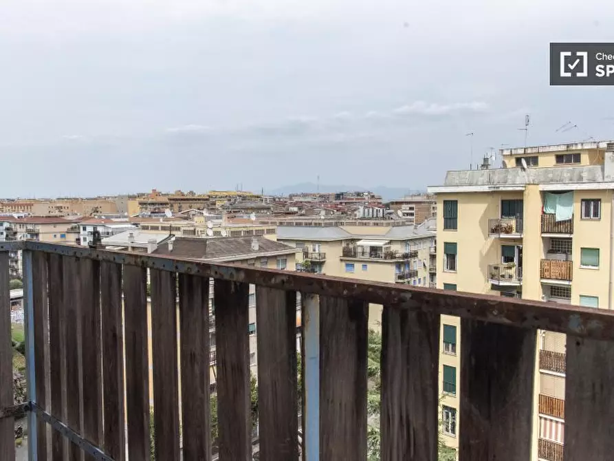 Immagine 11 di Appartamento in affitto  in Via Luchino dal Verme a Roma