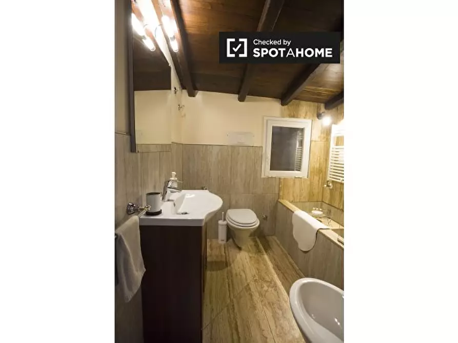 Immagine 8 di Appartamento in affitto  in Via Capo d'Africa, 00184 Roma RM, Italy a Roma