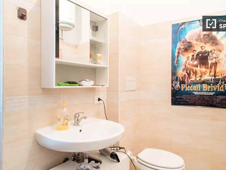 Immagine 15 di Camera condivisa in affitto  in Largo Somalia a Roma