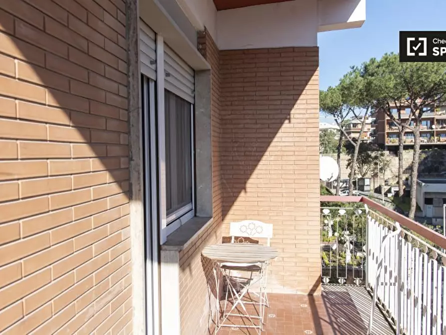 Immagine 11 di Camera condivisa in affitto  in Via Antonino Pio a Roma