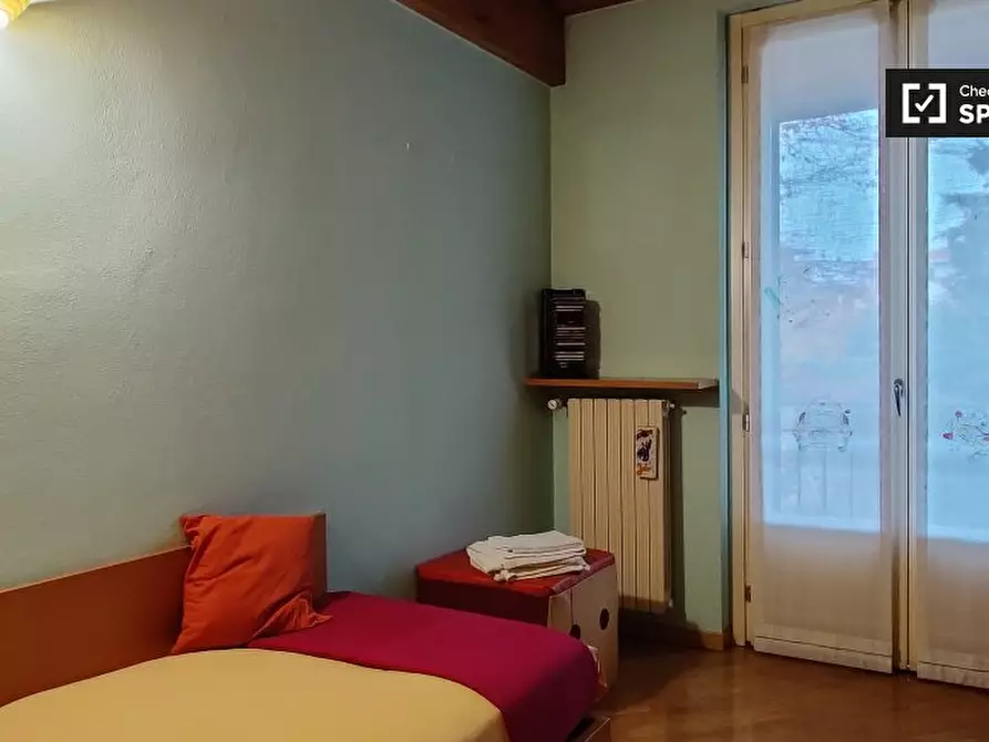 Immagine 2 di Camera condivisa in affitto  in Via Cristoforo Colombo a Carate Brianza