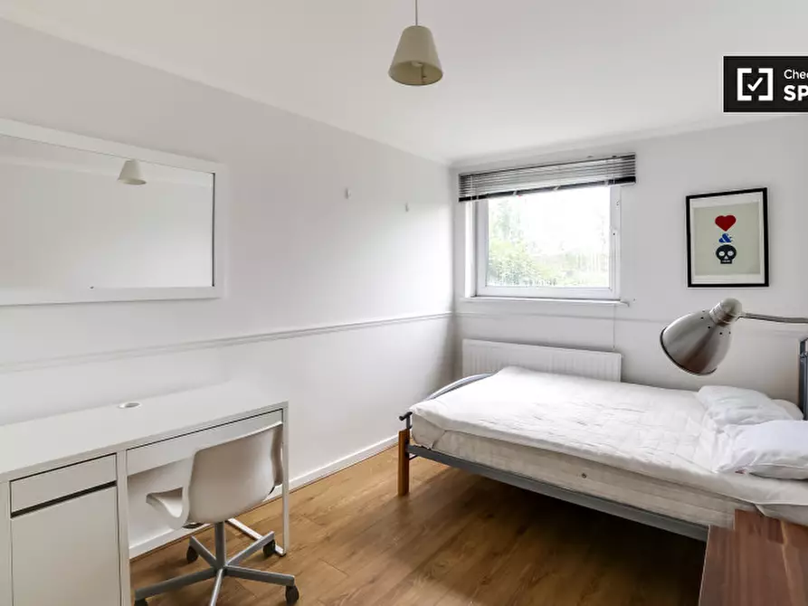 Immagine 1 di Camera condivisa in affitto  in Ollerton Green a Poplar