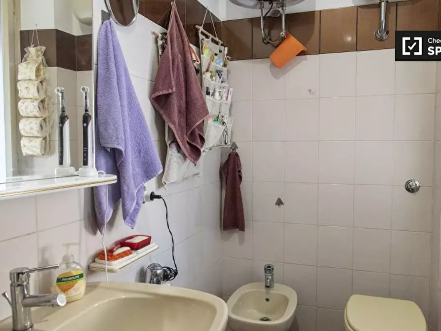 Immagine 14 di Camera condivisa in affitto  in Via Tito Omboni a Roma