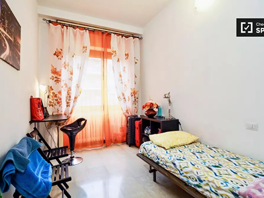 Immagine 3 di Camera condivisa in affitto  in Viale Renato Serra a Milano