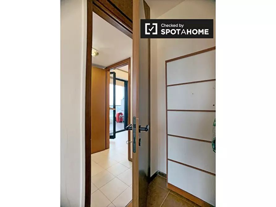 Immagine 2 di Camera condivisa in affitto  in Via Benozzo Gozzoli, 20152 Milano MI, Italy a Milano