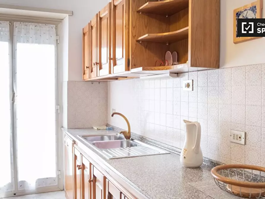 Immagine 6 di Camera condivisa in affitto  in Via Castroregio a Roma