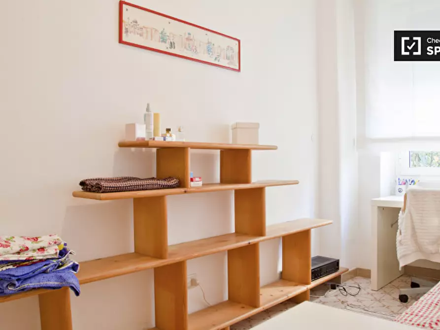 Immagine 2 di Camera condivisa in affitto  in Via Bolzano a Roma