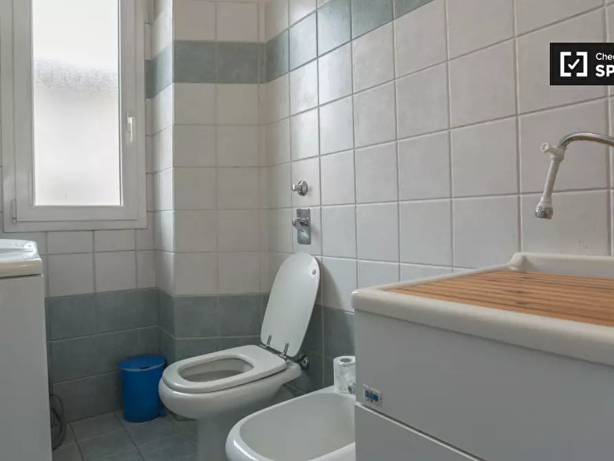 Immagine 18 di Camera condivisa in affitto  in Via Giovita Scalvini a Milano