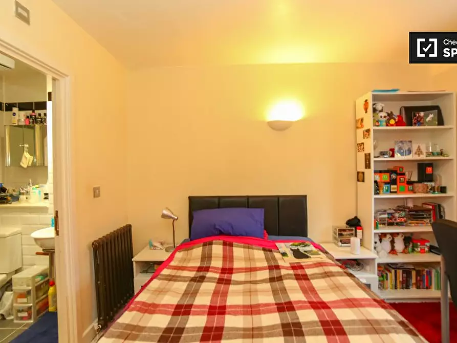 Immagine 1 di Camera condivisa in affitto  in Hastings St a Eltham