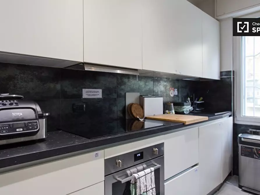 Immagine 10 di Camera condivisa in affitto  in Via Salemi a Milano