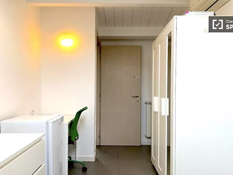 Immagine 4 di Camera condivisa in affitto  in Via di Carcaricola a Roma