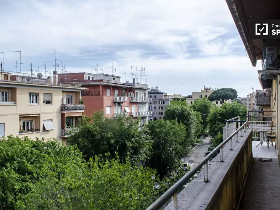 Immagine 6 di Camera condivisa in affitto  in Via Ozanam a Roma