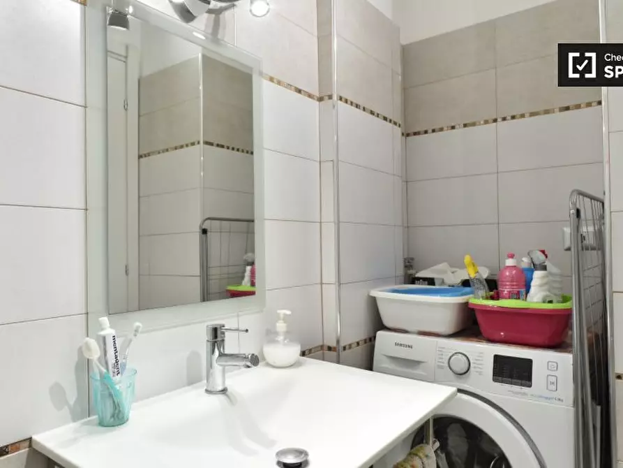 Immagine 10 di Camera condivisa in affitto  in Via Val d'Ossola a Roma