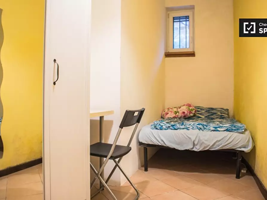 Immagine 15 di Camera condivisa in affitto  in Vicolo del Vicario, 00165 Roma RM, Italy a Roma