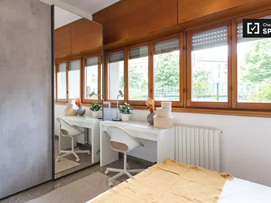 Immagine 3 di Camera condivisa in affitto  in Via Toce a Milano