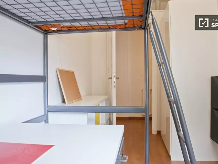 Immagine 3 di Camera condivisa in affitto  in Viale Libia a Roma