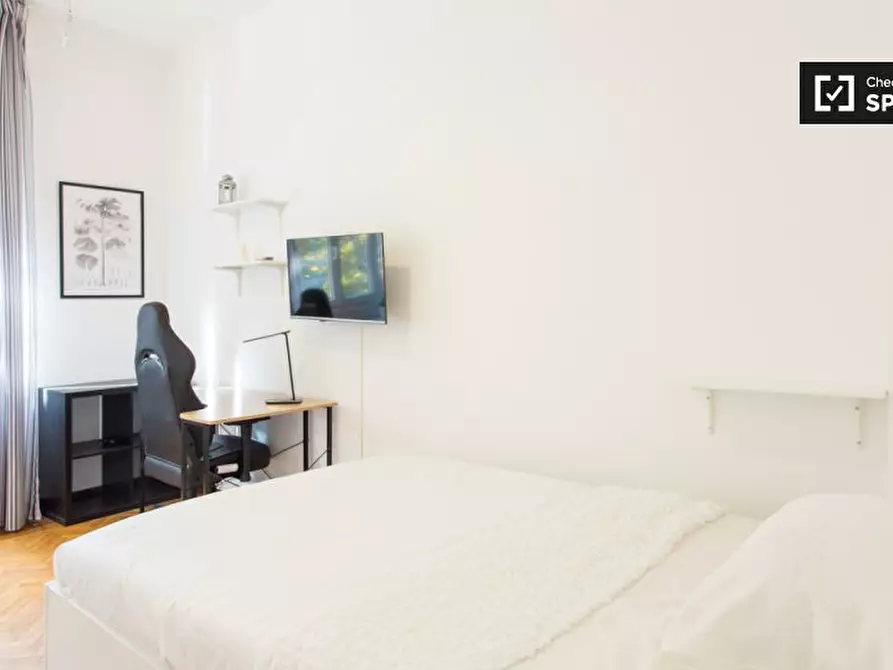 Immagine 2 di Camera condivisa in affitto  in Via Francesco Melzi d'Eril a Milano