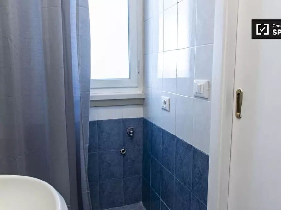 Immagine 3 di Camera condivisa in affitto  in Via Val d'Aosta a Roma