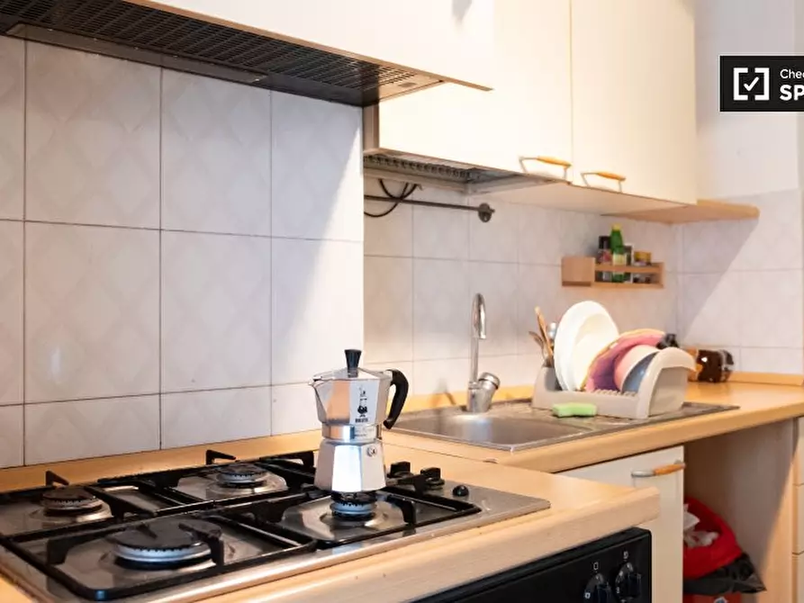 Immagine 15 di Camera condivisa in affitto  in Via Salvatore Pincherle a Roma