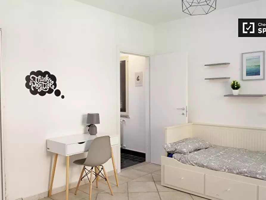 Immagine 2 di Camera condivisa in affitto  in Via Raddusa, 00133 Roma RM, Italy a Roma