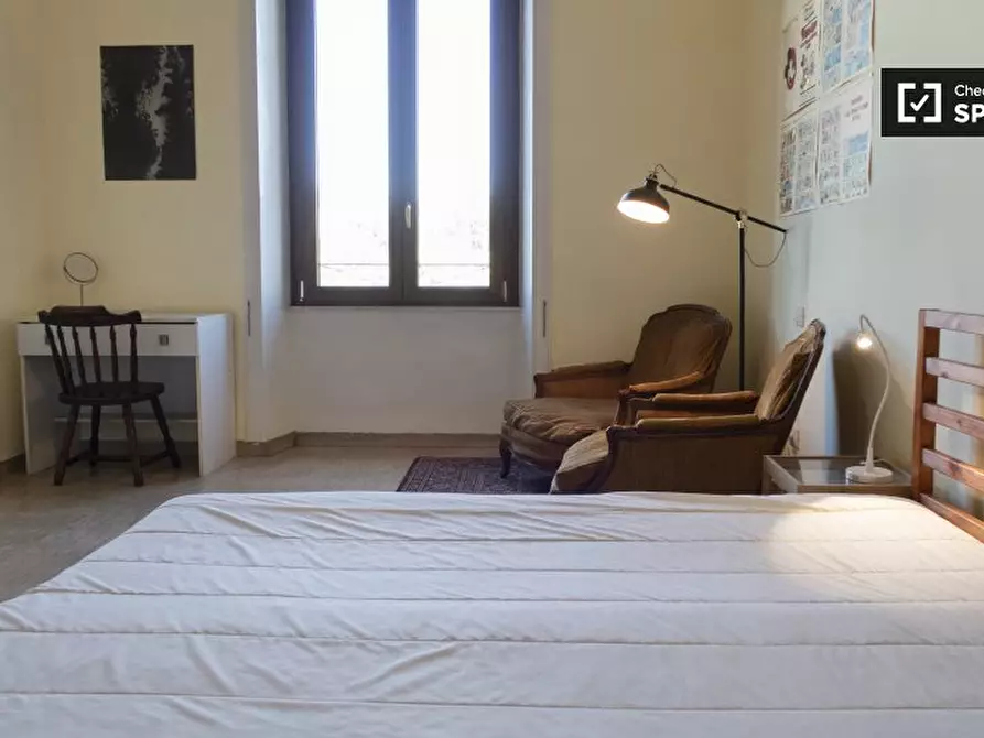 Immagine 2 di Camera condivisa in affitto  in Piazza Vittorio Emanuele II, 00185 Roma RM, Italy a Roma