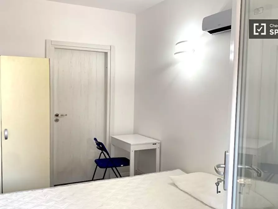 Immagine 1 di Camera condivisa in affitto  in Via di Carcaricola a Roma