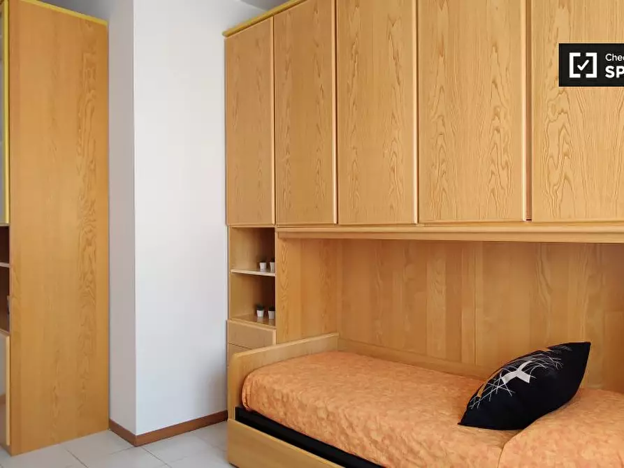 Immagine 8 di Camera condivisa in affitto  in Viale Monza a Milano