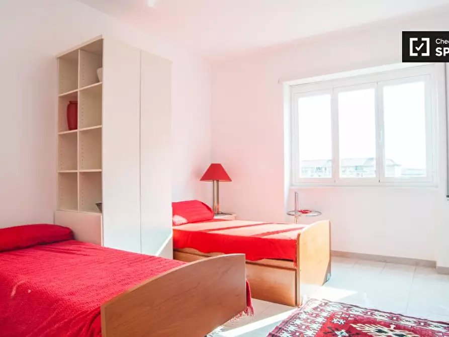 Immagine 4 di Camera condivisa in affitto  in Via Pietro Romano, 00169 Roma RM, Italy a Roma