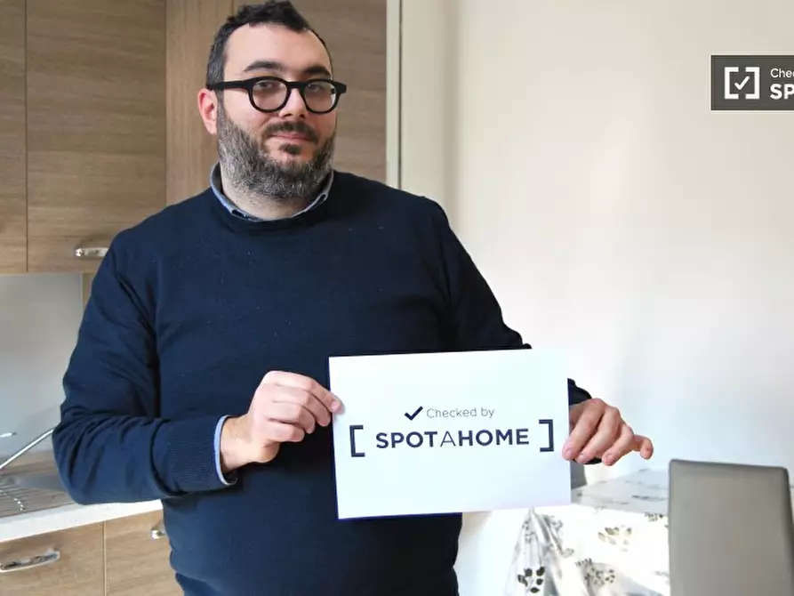 Immagine 10 di Appartamento in affitto  in Via Garegnano a Milano