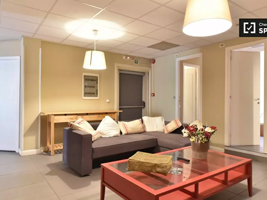 Immagine 7 di Camera condivisa in affitto  in Viale Opita Oppio, 00174 Roma RM, Italy a Roma