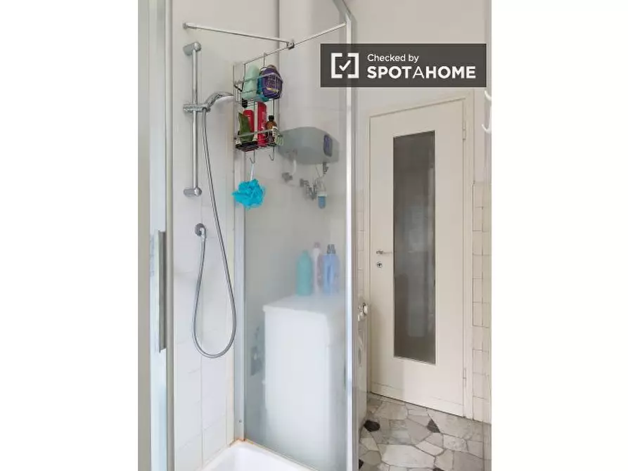 Immagine 15 di Camera condivisa in affitto  in Piazza Simone Bolivar a Milano
