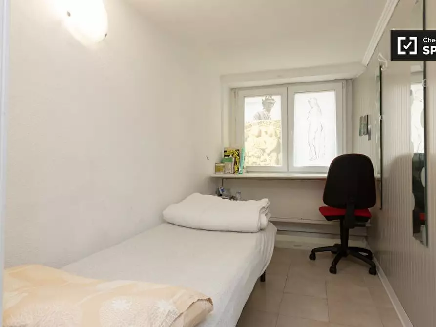 Immagine 19 di Camera condivisa in affitto  in Via Neera a Milano